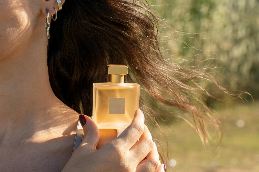 How to Use Perfume in Different Settings